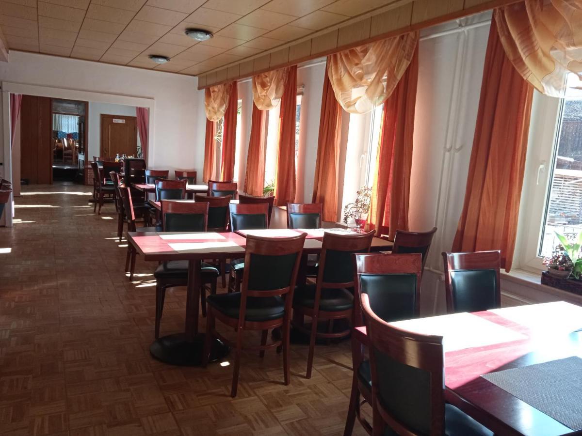Hotel & Restaurant Zum Adlersberg Schleusingen Exterior foto